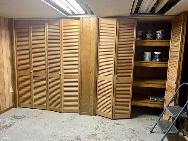 150 W Main Street, Mooresville, IN 46158