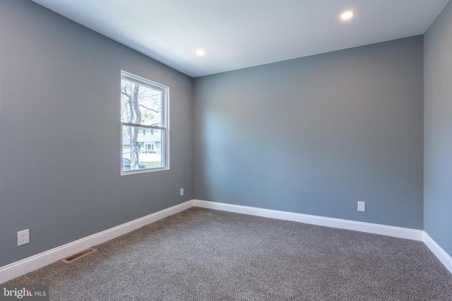 3 SLALOM CT, Pine Hill, NJ 08021