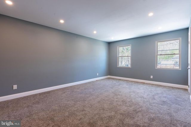 3 SLALOM CT, Pine Hill, NJ 08021