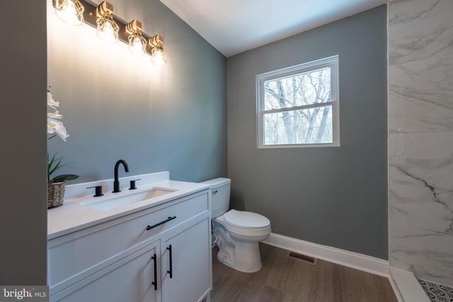 3 SLALOM CT, Pine Hill, NJ 08021