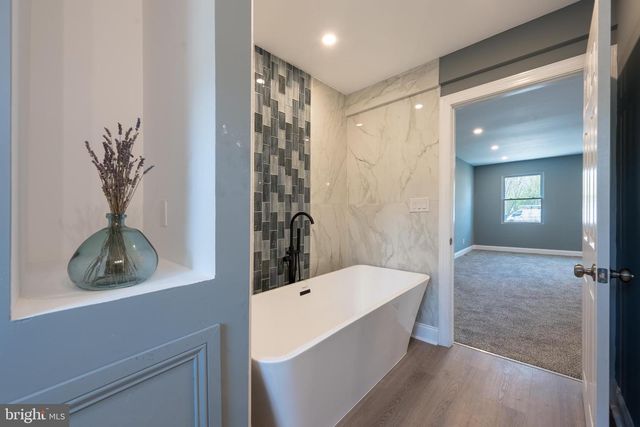 3 SLALOM CT, Pine Hill, NJ 08021