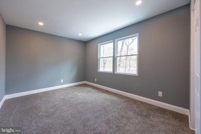 3 SLALOM CT, Pine Hill, NJ 08021