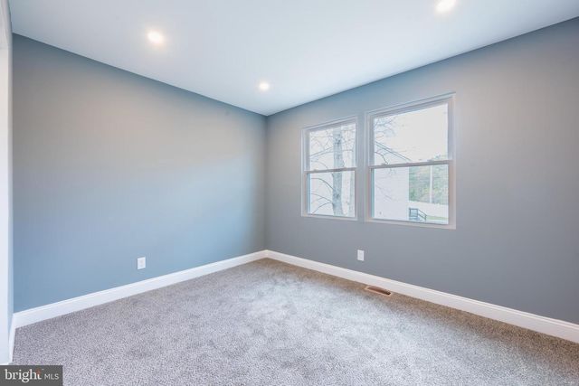 3 SLALOM CT, Pine Hill, NJ 08021