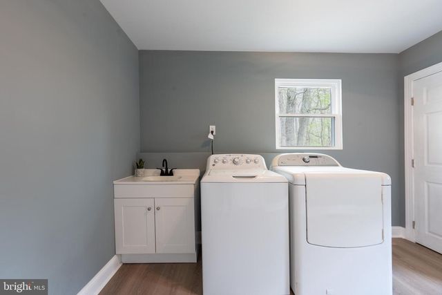 3 SLALOM CT, Pine Hill, NJ 08021