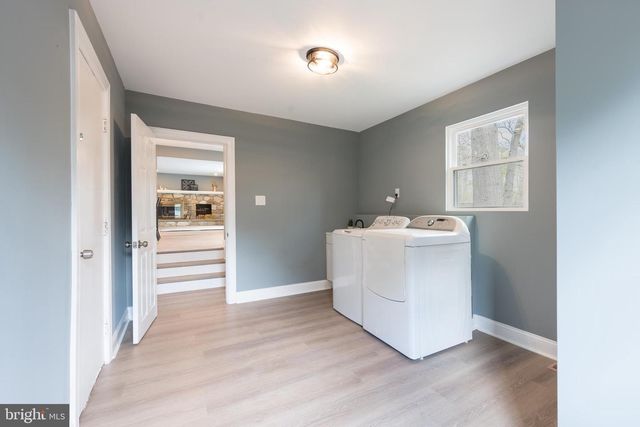 3 SLALOM CT, Pine Hill, NJ 08021