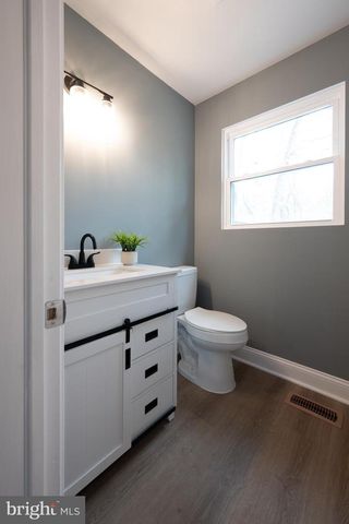 3 SLALOM CT, Pine Hill, NJ 08021