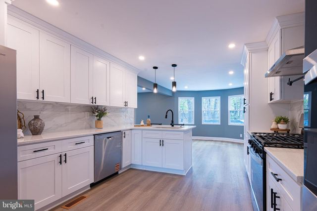 3 SLALOM CT, Pine Hill, NJ 08021