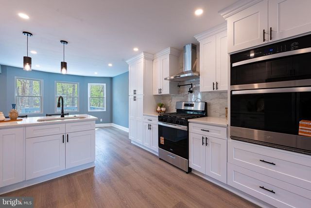 3 SLALOM CT, Pine Hill, NJ 08021