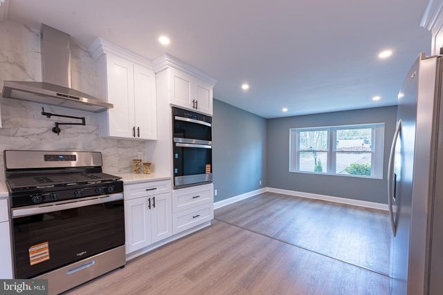 3 SLALOM CT, Pine Hill, NJ 08021