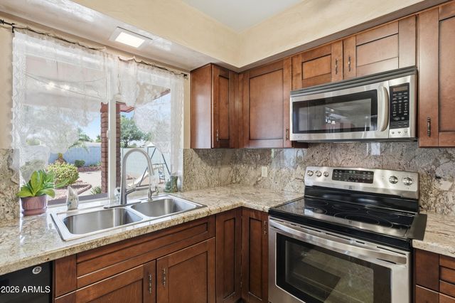 4901 W SELDON Lane, Glendale, AZ 85302