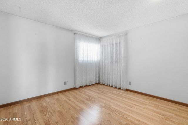 4901 W SELDON Lane, Glendale, AZ 85302