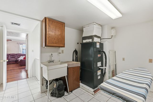 4901 W SELDON Lane, Glendale, AZ 85302