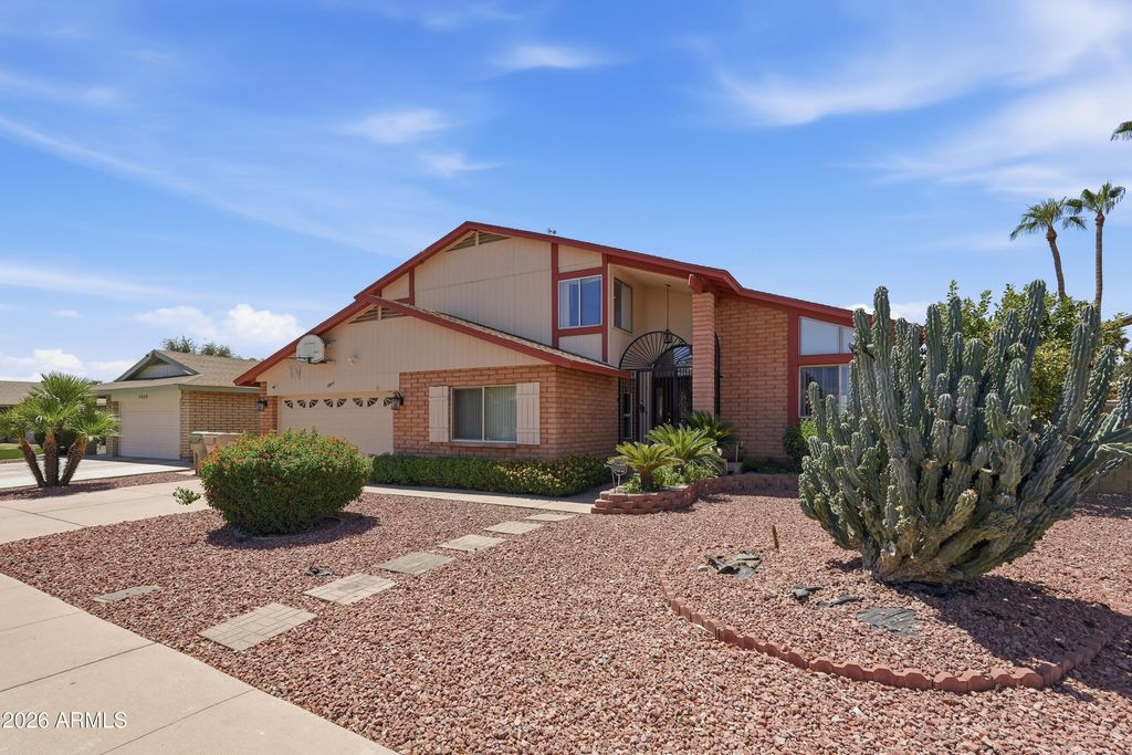 4901 W SELDON Lane, Glendale, AZ 85302 — photo 2