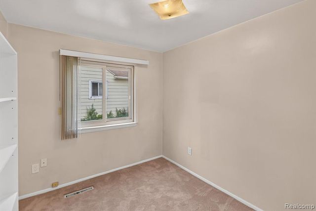 2199 Pearl Avenue, Warren, MI 48091