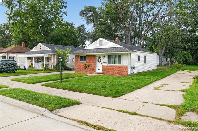 2199 Pearl Avenue, Warren, MI 48091