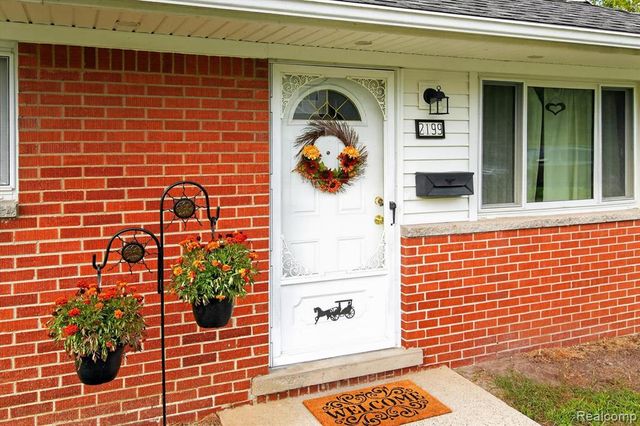 2199 Pearl Avenue, Warren, MI 48091