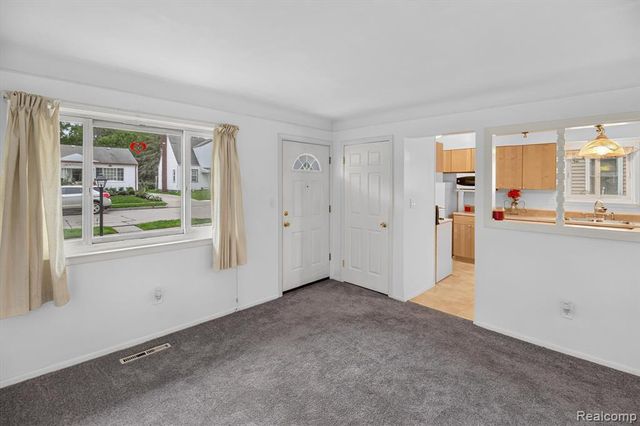 2199 Pearl Avenue, Warren, MI 48091