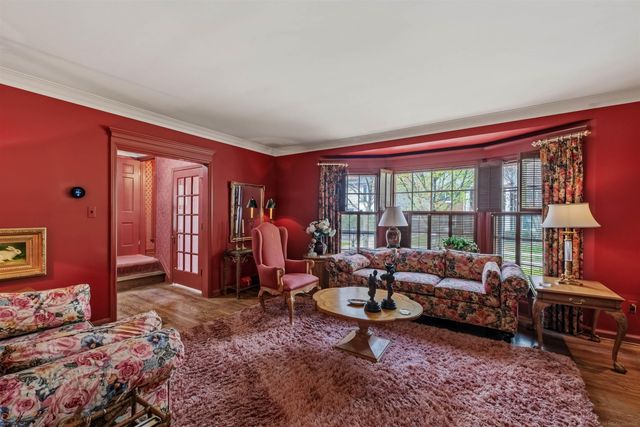50 Cranford Lane, Grosse Pointe, MI 48230