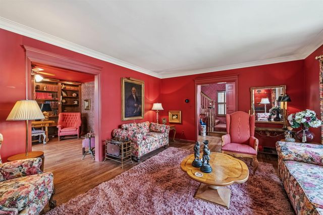 50 Cranford Lane, Grosse Pointe, MI 48230