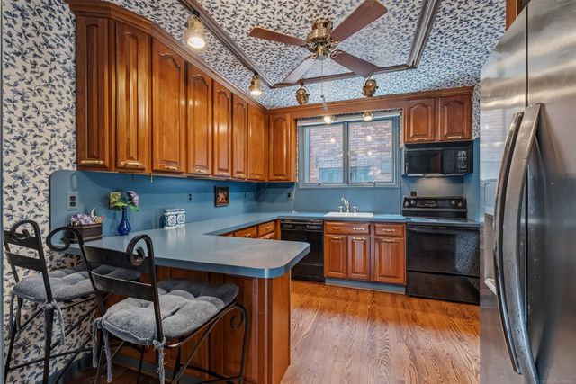 50 Cranford Lane, Grosse Pointe, MI 48230