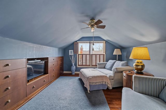 50 Cranford Lane, Grosse Pointe, MI 48230