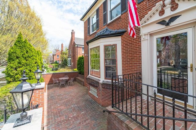 50 Cranford Lane, Grosse Pointe, MI 48230