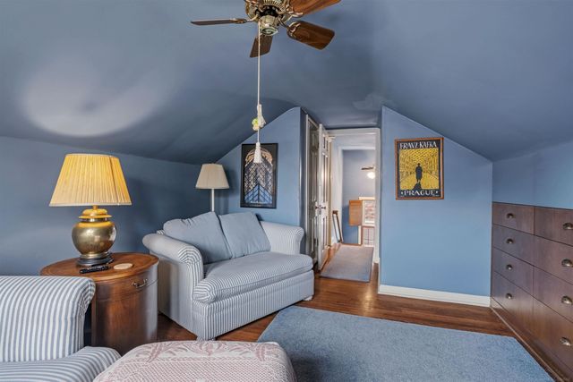 50 Cranford Lane, Grosse Pointe, MI 48230