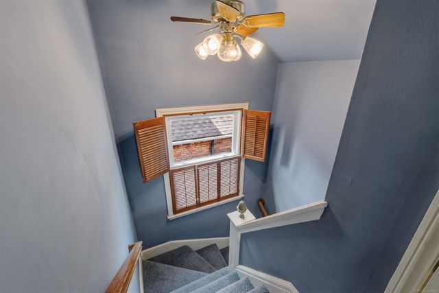 50 Cranford Lane, Grosse Pointe, MI 48230