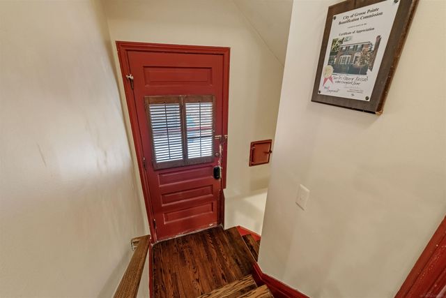 50 Cranford Lane, Grosse Pointe, MI 48230