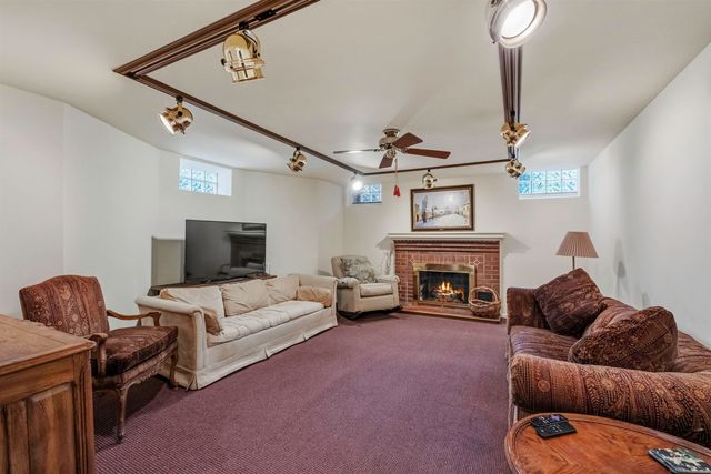 50 Cranford Lane, Grosse Pointe, MI 48230
