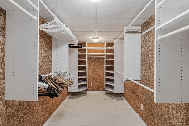 50 Cranford Lane, Grosse Pointe, MI 48230