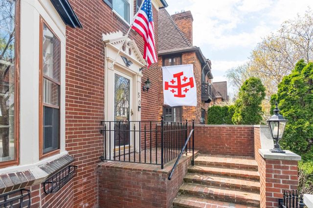 50 Cranford Lane, Grosse Pointe, MI 48230