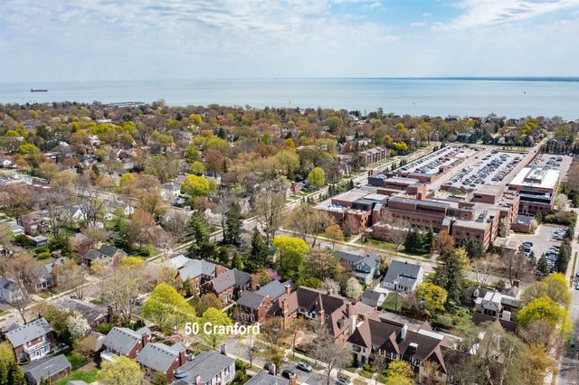 50 Cranford Lane, Grosse Pointe, MI 48230