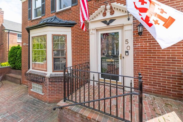 50 Cranford Lane, Grosse Pointe, MI 48230