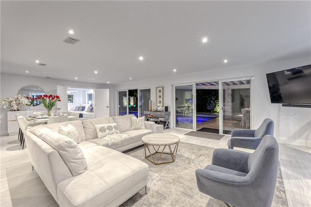 1800 SE Admirals Way, Fort Lauderdale, FL 33316