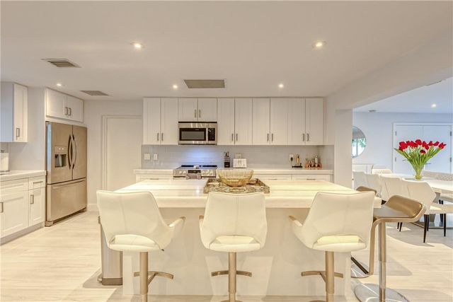 1800 SE Admirals Way, Fort Lauderdale, FL 33316