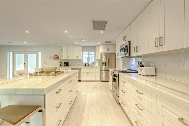 1800 SE Admirals Way, Fort Lauderdale, FL 33316