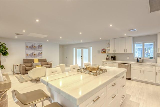 1800 SE Admirals Way, Fort Lauderdale, FL 33316