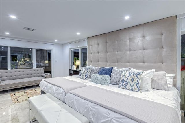 1800 SE Admirals Way, Fort Lauderdale, FL 33316