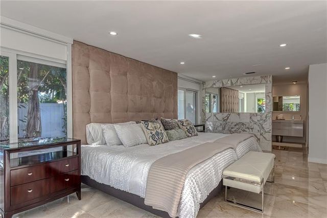 1800 SE Admirals Way, Fort Lauderdale, FL 33316