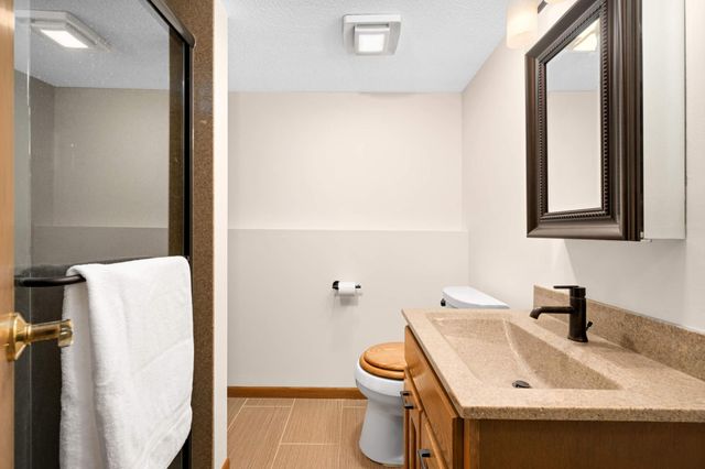 10134 Utah Avenue S, Bloomington, MN 55438