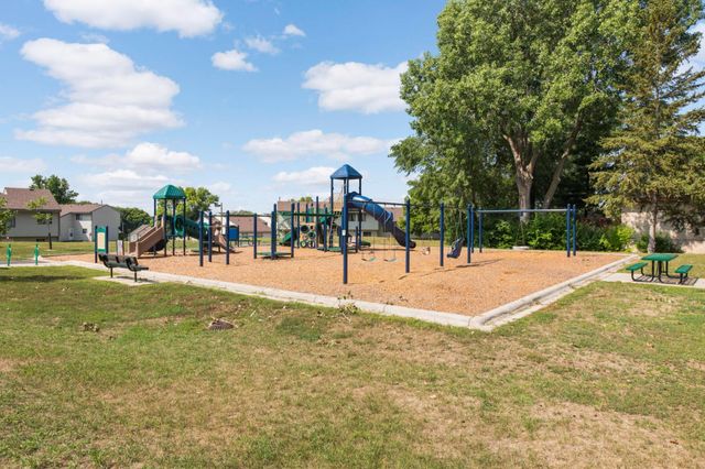 10134 Utah Avenue S, Bloomington, MN 55438