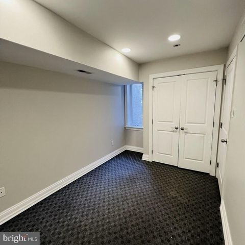 619 S 42ND ST, Philadelphia, PA 19104