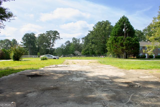 8465 Kendrick Road, Jonesboro, GA 30238