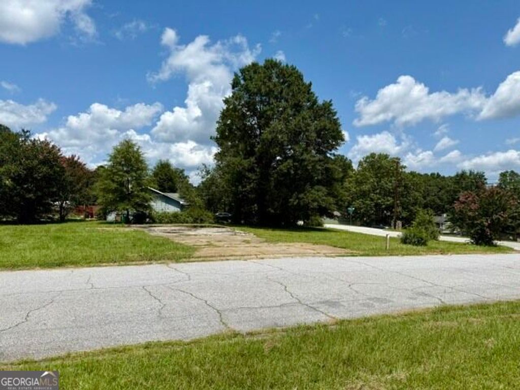 8465 Kendrick Road, Jonesboro, GA 30238