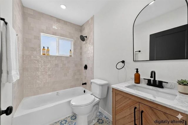 7611 S Hobart, Los Angeles, CA 90047