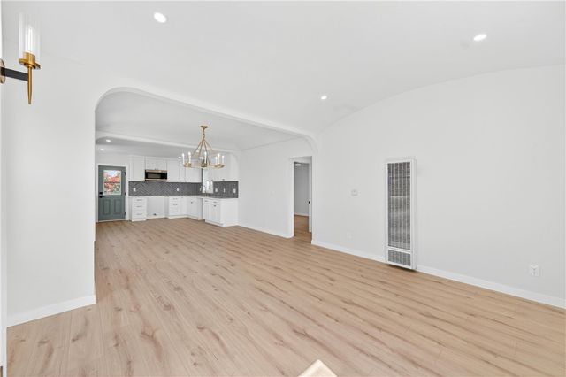 7611 S Hobart, Los Angeles, CA 90047