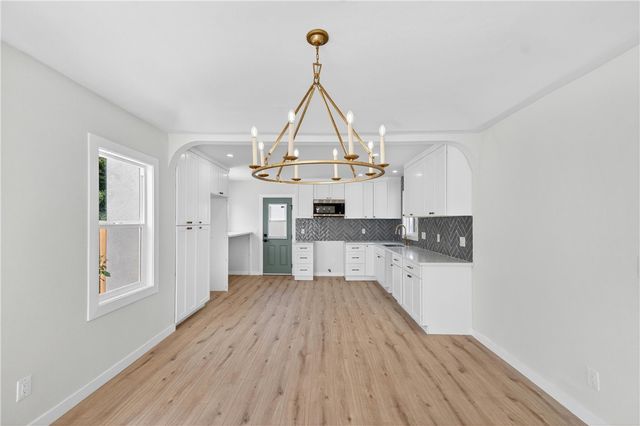 7611 S Hobart, Los Angeles, CA 90047