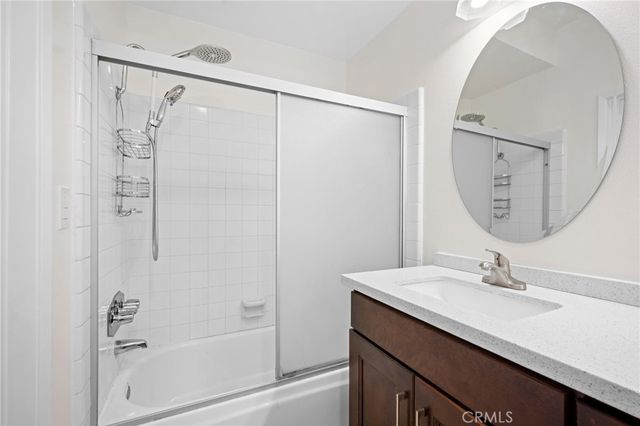 7211 Cozycroft Avenue 16, Winnetka, CA 91306