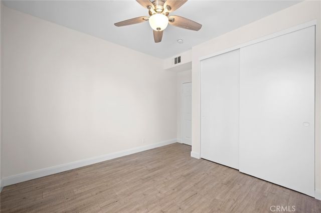 7211 Cozycroft Avenue 16, Winnetka, CA 91306